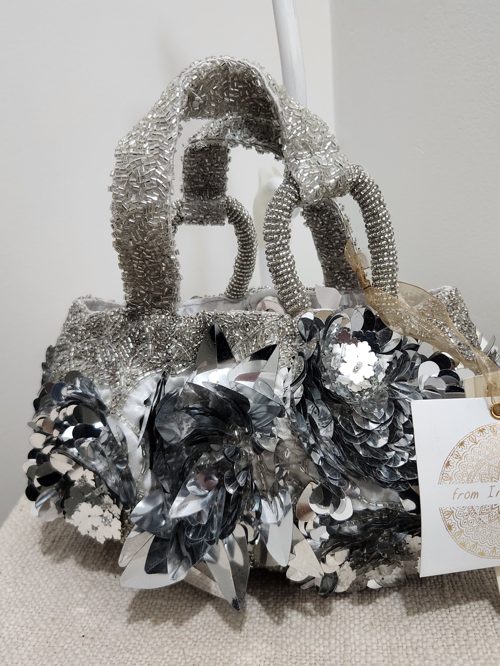 Silver Beaded Floral Sequin Handbag!